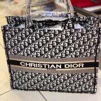 Дамска чанта Christian Dior код 89 , снимка 1 - Чанти - 33293428