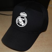 НОВО Футболна шапка на Реал Мадрид!Фен шапка на REAL MADRID!, снимка 1 - Фен артикули - 32870095