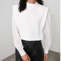 Блуза с релеф , снимка 2 - Блузи с дълъг ръкав и пуловери - 34699188