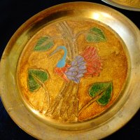 Бронзова чиния,клетъчен емайл Паун. , снимка 1 - Антикварни и старинни предмети - 33075722