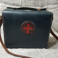 Военна ,четническа санитарна чанта, снимка 1 - Антикварни и старинни предмети - 27767782