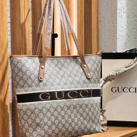 Дамска чанта Gucci, снимка 8 - Чанти - 44898942