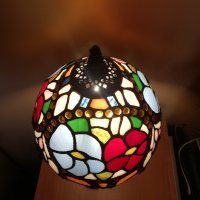 Лампа в стил Тифани , снимка 2 - Настолни лампи - 43761881