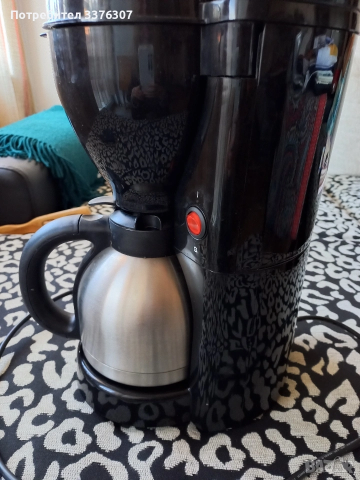 Продавам кафе машина с термокана, капацитет 7 кафета, снимка 1