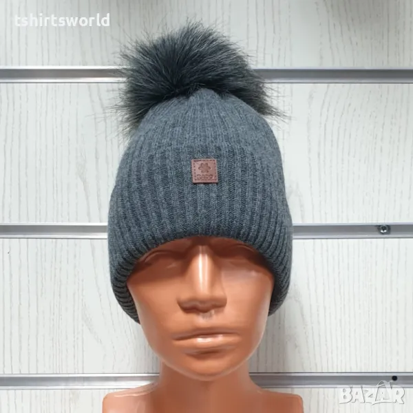 Нова зимна топла дамска шапка Silver Star в тъмносив цвят с пух/помпон, снимка 1