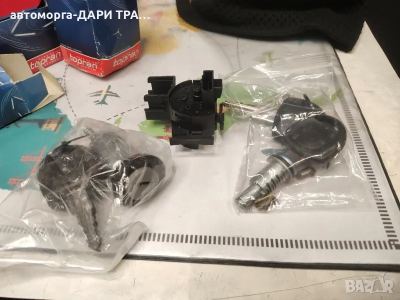 Патрон за контактен ключ  с ключове,Патрон за врата с ключове,Клеморед за Опел Комбо, снимка 1