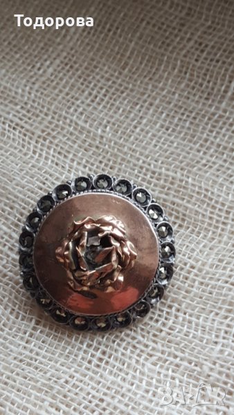 Сребърна брошка с позлата, снимка 1