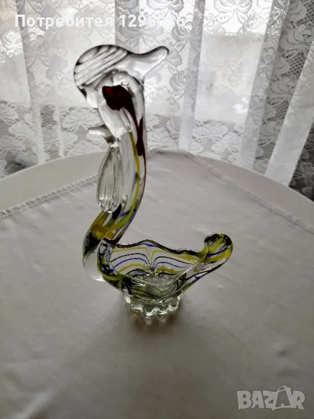 Фигурка от шарено стъкло., снимка 1
