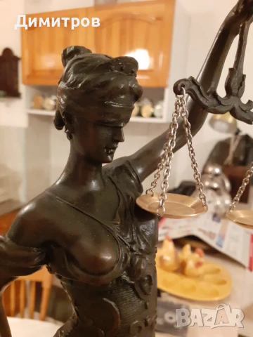 Бронзова пластика Темида, снимка 3 - Антикварни и старинни предмети - 51019947