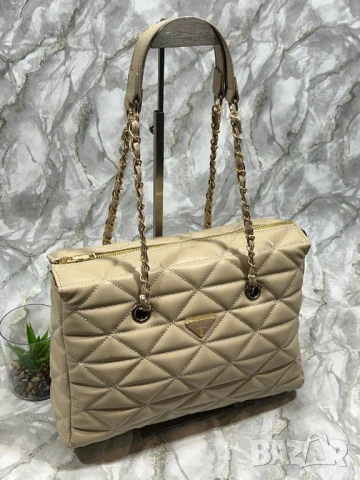 чанти prada , снимка 4 - Чанти - 50744264