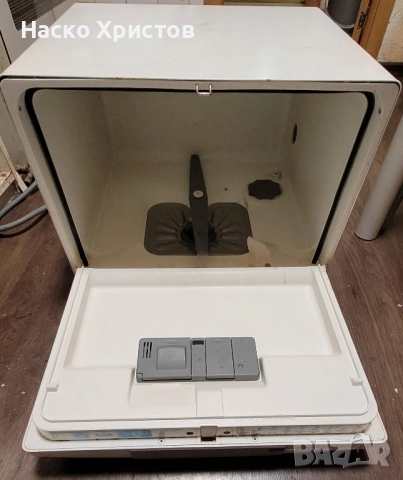 Компактна Съдомиялна машина Electrolux клас А, снимка 2 - Съдомиялни - 52480949