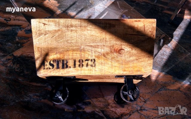 Vintage , масивна количка от дъб с ръчно ковани колела, за играчки , книги и декорация, снимка 4 - Антикварни и старинни предмети - 43452774