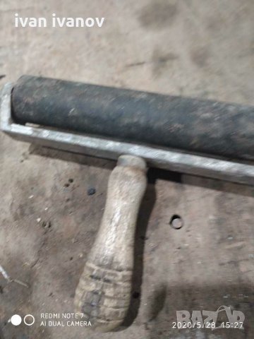 Валяк за тапети