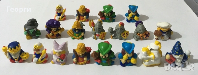 Лот кралство от фигурки на Parmalat (1997) от Италия.(Крал, кралица, рицари и придворни), снимка 2 - Фигурки - 52696069