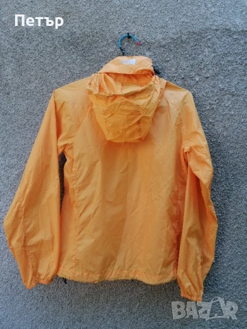 Продавам три чисто нови тънки леки ветровки /якета The North Face, снимка 8 - Якета - 50795353