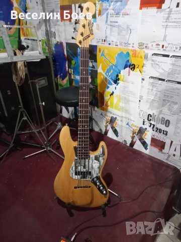 Продавам 5 струнна бас китара, снимка 1 - Китари - 41142733