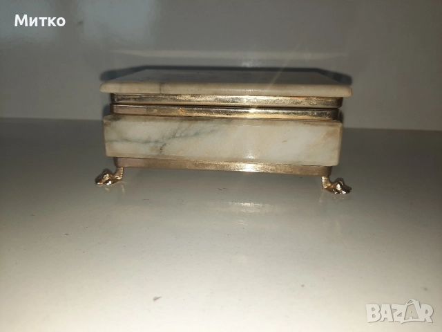 Ретро мраморна кутийка за бижута