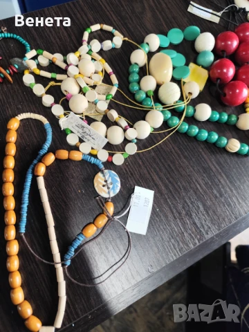 Дървени гердани 🥰, снимка 5 - Колиета, медальони, синджири - 51200718