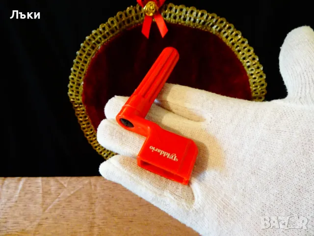 Върток за бърза смяна на струни. 