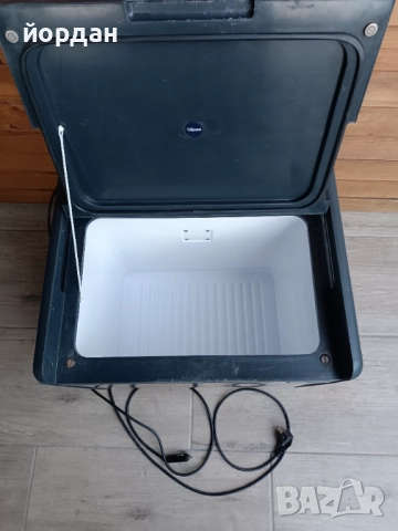 Хладилник на 12 и 220 волта Tristar, снимка 3 - Хладилни чанти - 51896435