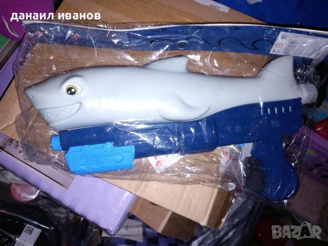 воден пистолет акула , снимка 1 - Други - 44927170