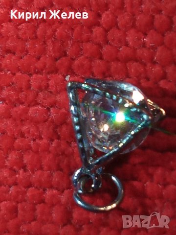 ПОСРЕБРЕН МЕДЕН АРТ МЕДАЛЬОН с ВГРАДЕН БРИЛЯНТНО ФАСЕТИРАН ИСКРЯЩ ЦИРКОН и СТОМАНЕНА ХАЛКИЧКА 19312, снимка 2 - Колиета, медальони, синджири - 39226440