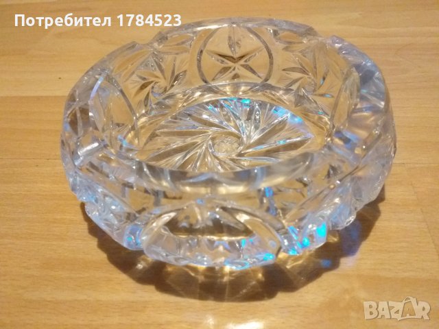 кристален пепелник, снимка 1 - Декорация за дома - 43912457