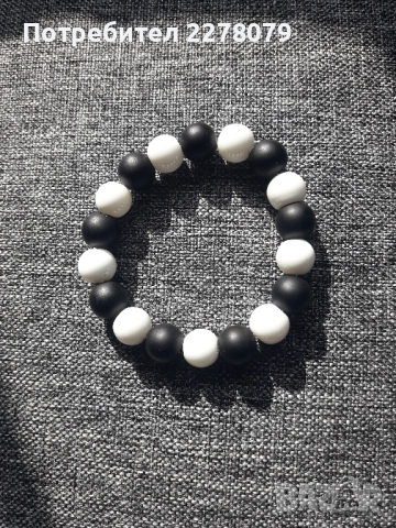 Гривни от различни камъни - ръчна изработка