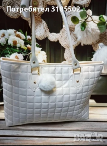 Дамска кожена чанта с пухче, снимка 4 - Чанти - 50852334