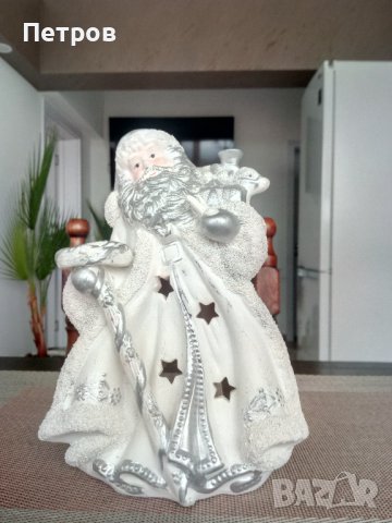 Продавам стилна и красива фигурка-свещник на Дядо Мраз .Керамика., снимка 1 - Колекции - 39735821