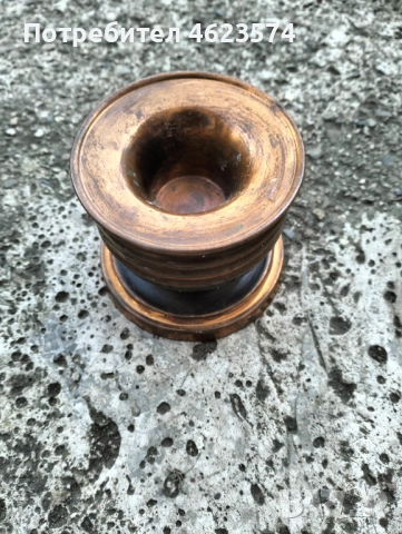 Меден свещник