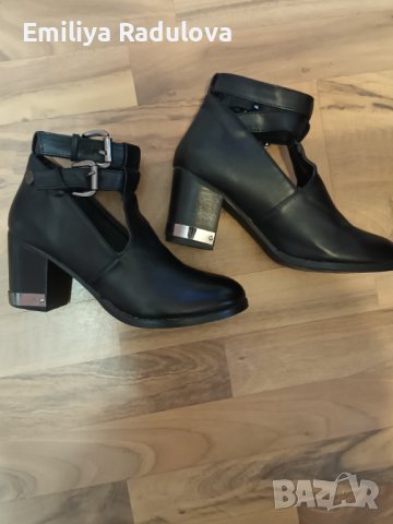 Черни дамски обувки с ток, снимка 1 - Дамски елегантни обувки - 43342340