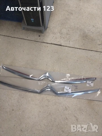 ЧИСТО НОВИ ОРИГИНАЛНИ ЛАЙСТНИ ЗА ПРЕДНИ БРОНИ ЗА CITROEN C4 PICASSO C4 GRAND PICASSO 