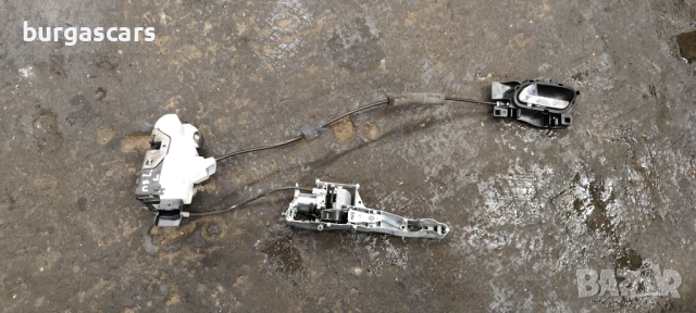 Брава предна лява врата Peugeot 308