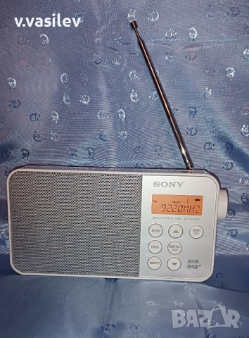 портативно радио sony xdr-s40dbp, снимка 3 - Радиокасетофони, транзистори - 44871912