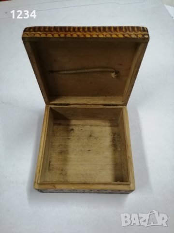 Дървена кутия 13.5 х 13.5 h 6 см. , снимка 2 - Други стоки за дома - 32414565