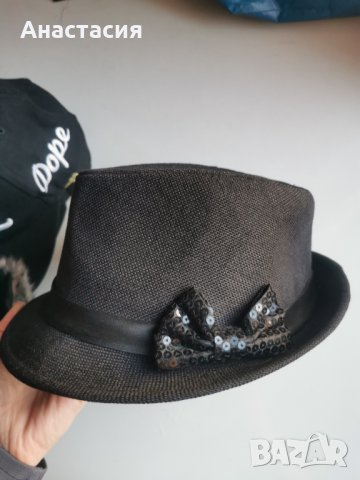 Дамска шапка , снимка 4 - Шапки - 35549863