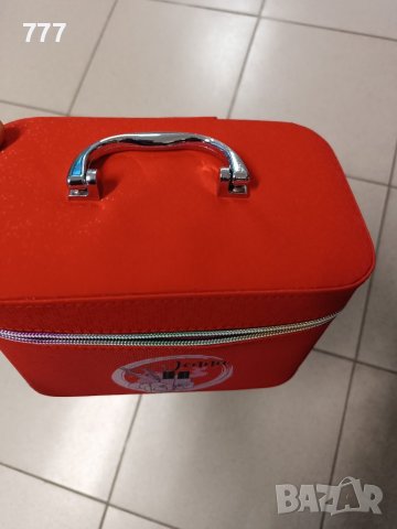 чанти за козметика , снимка 5 - Чанти - 43845416