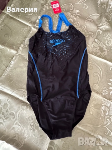 Speedo спортен модел цял бански