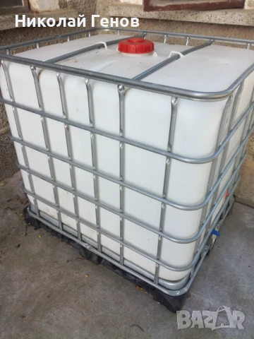 Продавам бидон 1000 литра, снимка 3 - Бидони, бурета и бъчви - 51430817