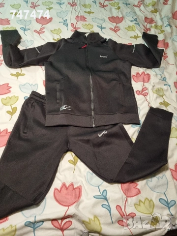 Нов спортен екип NIKE, M