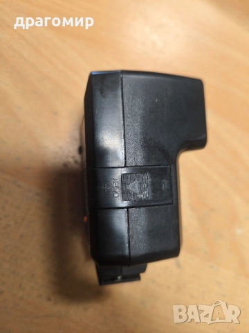 светкавица QUARTZ TM QZ-3F, снимка 2 - Светкавици, студийно осветление - 52438375