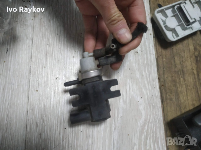 Вакуум клапани 1J0906627A за VW Golf IV , снимка 2 - Части - 53032472