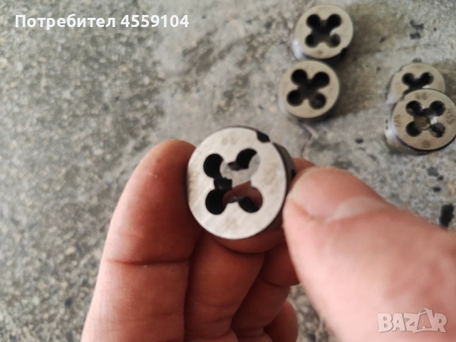 Комплект Плашки и Метчици, снимка 9 - Други инструменти - 53056387