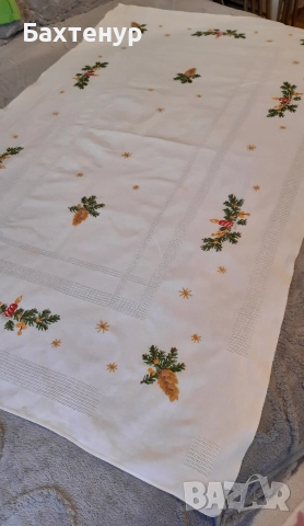 бродирана покривка , снимка 3 - Покривки за маси - 52639328