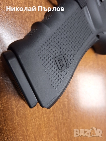 GLOCK 17 Gen4 UMAREX-чисто нов, снимка 3 - Въздушно оръжие - 51934907