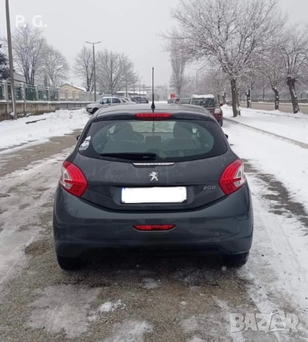 Peugeot 208  1.2 бензин  2013 г. , снимка 5 - Автомобили и джипове - 53365548