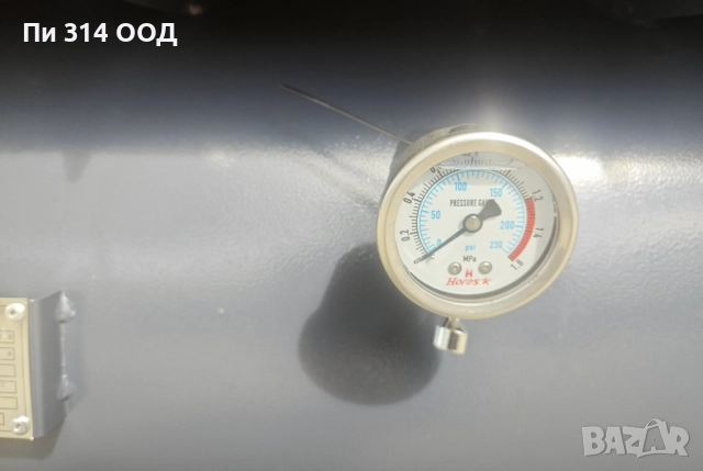 Винтов компресор с променлива честота и изсушител, снимка 13 - Компресори - 51678364