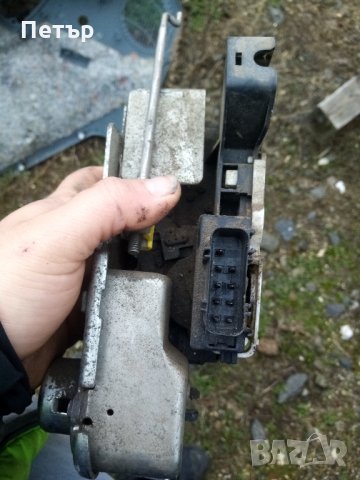 Предна дясна брава Форд транзит , снимка 3 - Части - 35289878