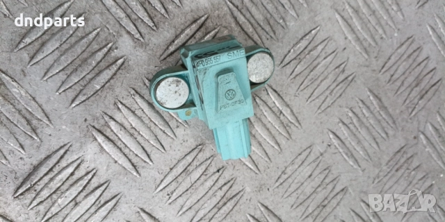 Датчик Audi A6 4F 2007г.(преден ляв) 4F0959557	